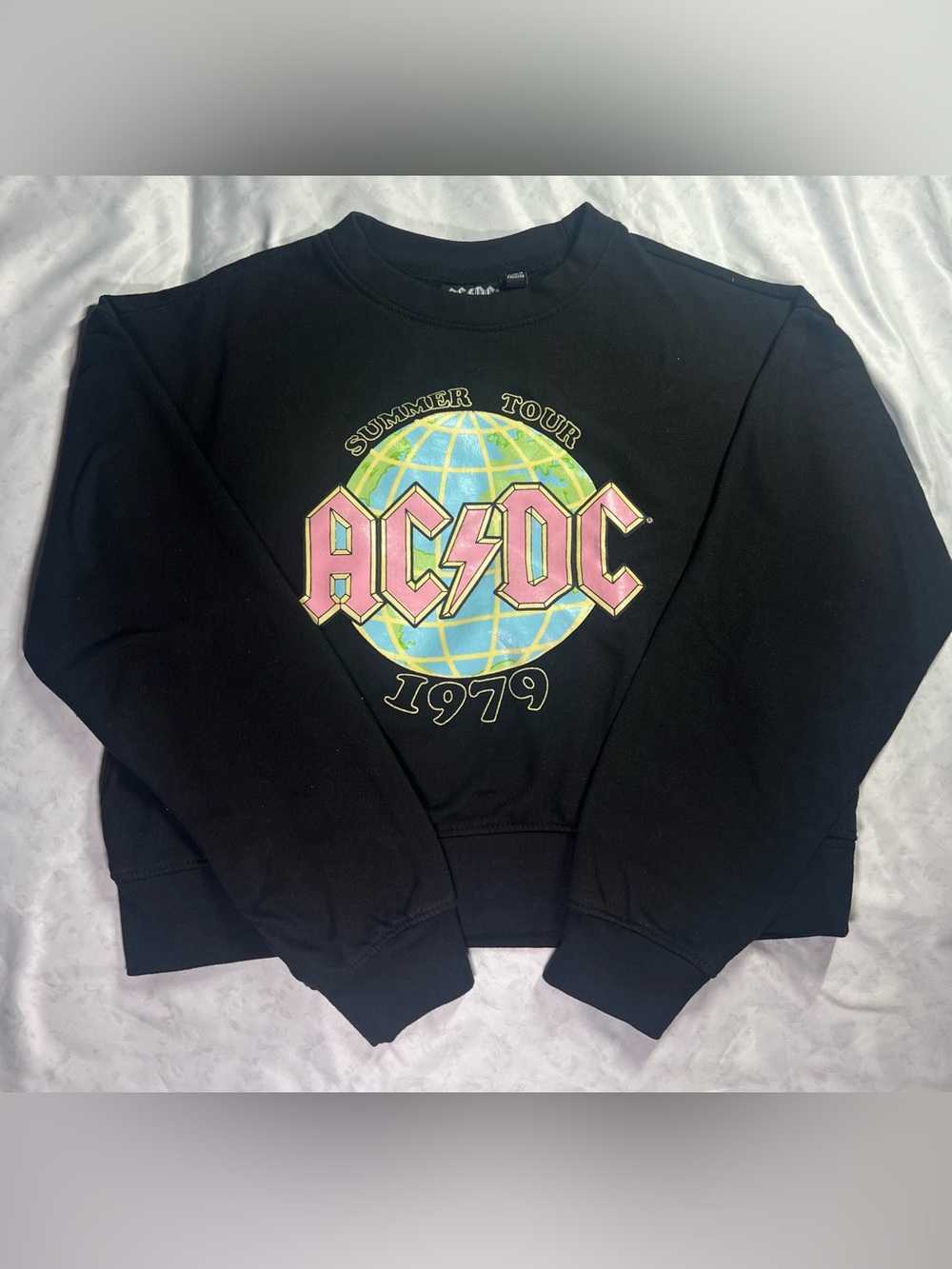 AC/DC “Summer Tour 1979” Women’s/Teens Black Cropped  Graphic Sweatshirt,Small